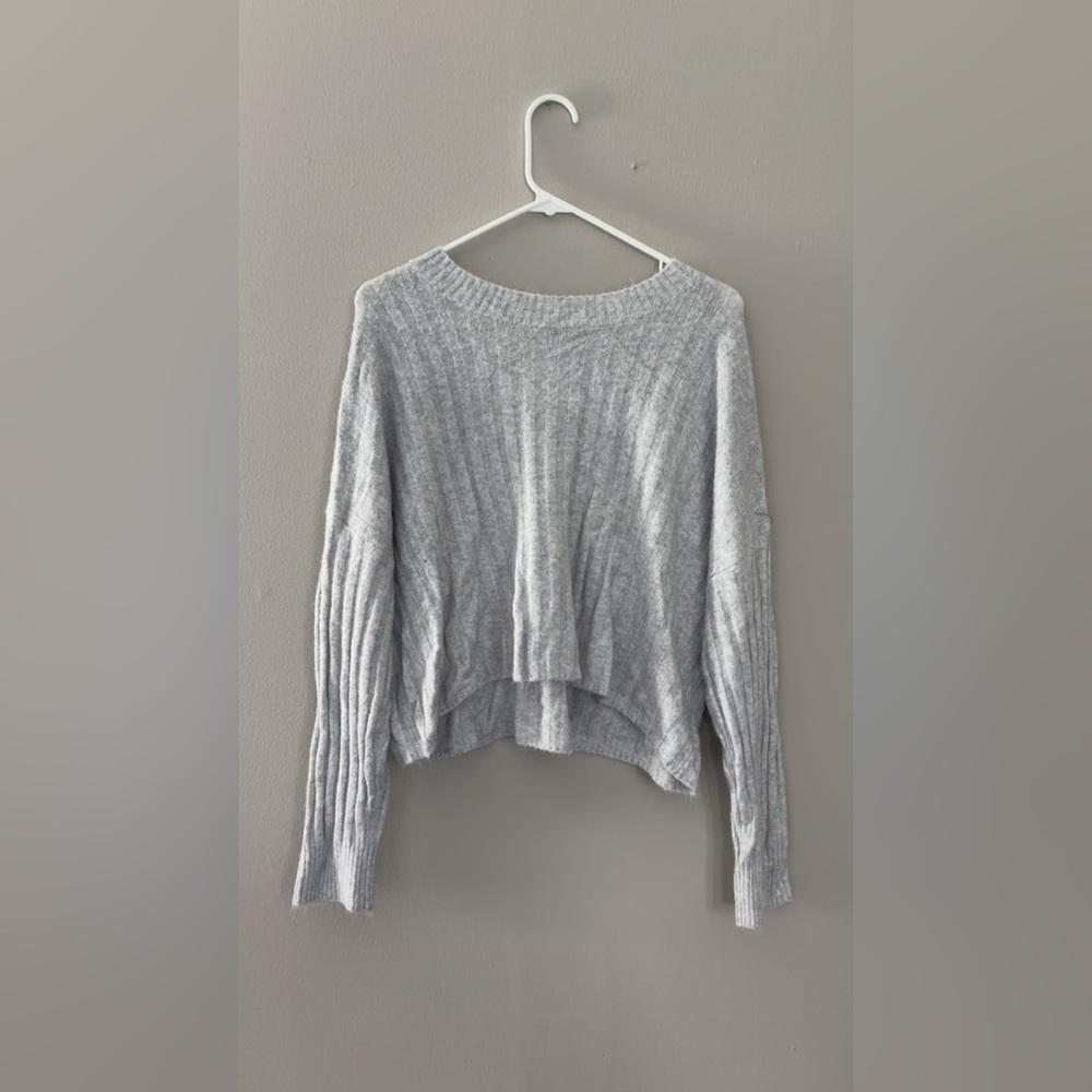 American Eagle Outfitters Light Gray Crew Neck Sweater
